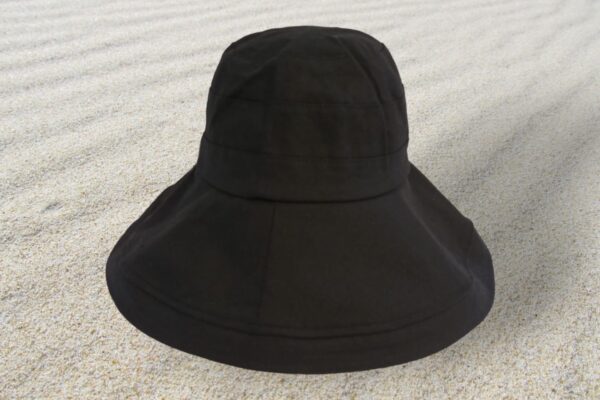 Cappello Coveri Collection