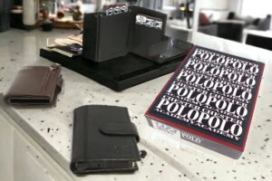 Portacarte in pelle e acciaio con clip automatica Chester Polo Academy